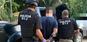 Uno de los oficiales detenidos. (OIJ)
