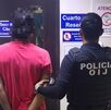 Uno de los sospechosos detenidos por los agentes judiciales. (OIJ)