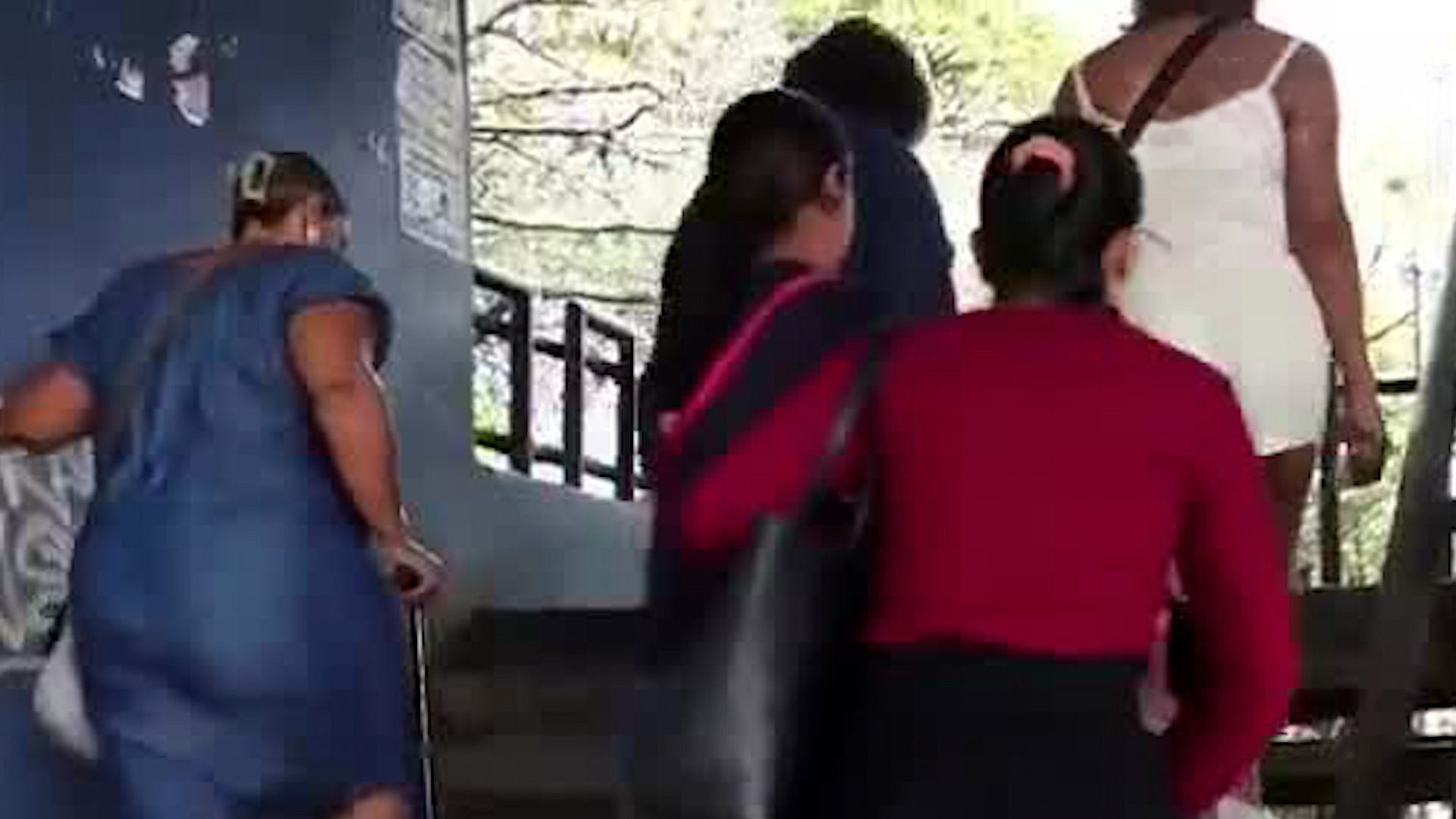 Denuncian problemas en paso peatonal frente a Hospital México