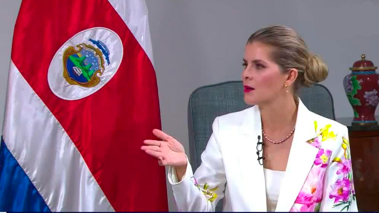 Entrevista con la presidente Laura Fernández