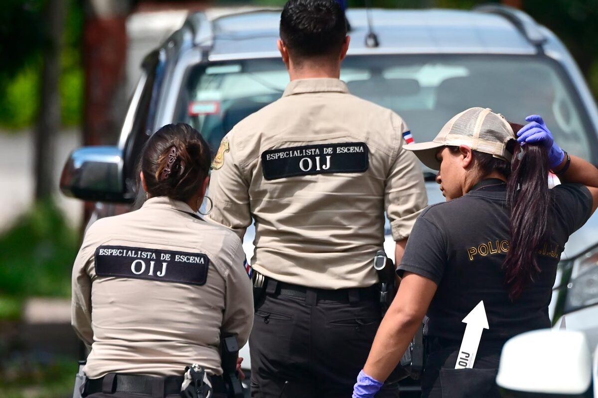 El OIJ realizó el levantamiento del cuerpo en Alajuelita.