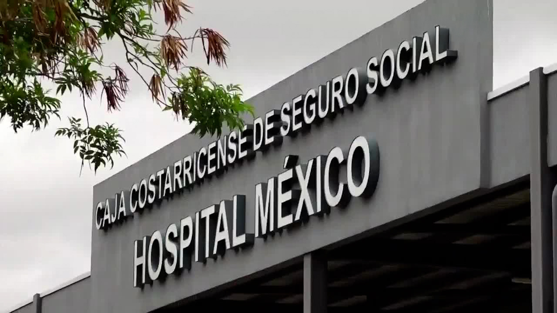 Asegurada denuncia maltrato en Hospital México
