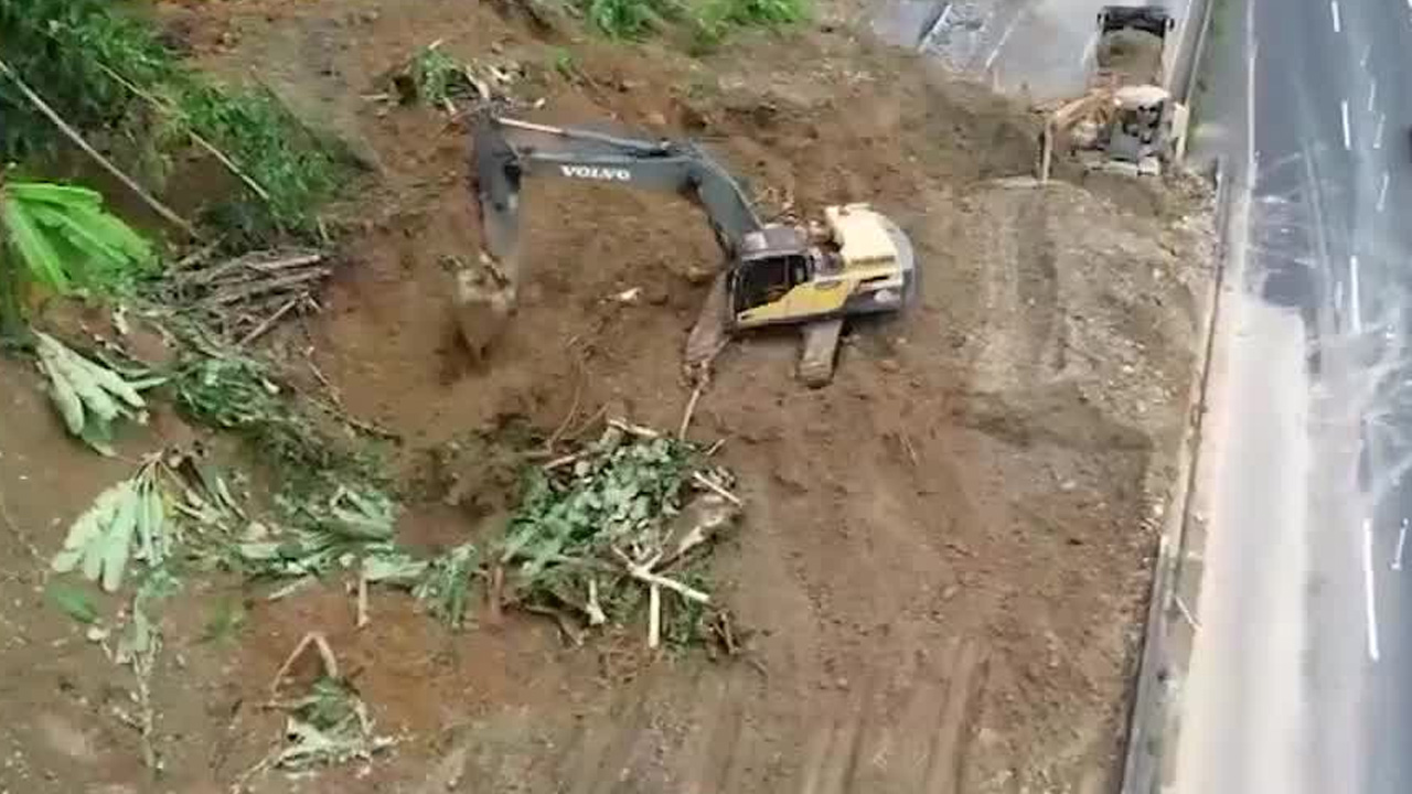 Derrumbe afecta ruta 32 | VIDEO