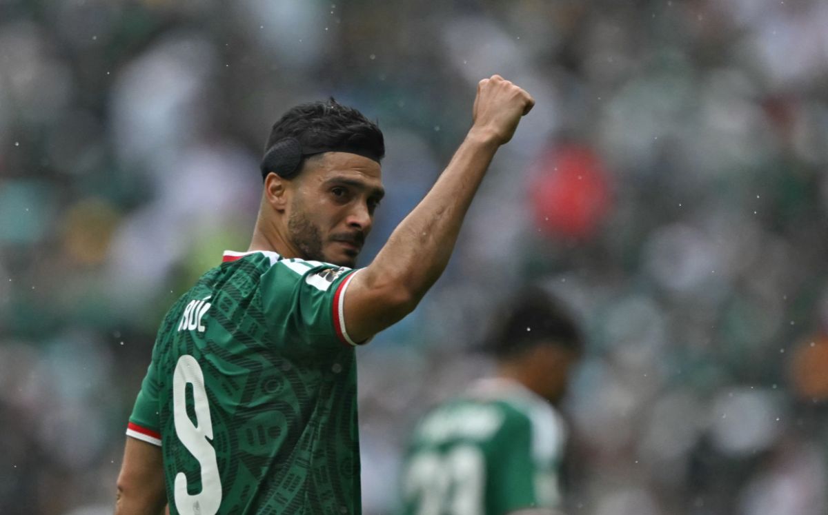 Julián Quiñones y Raúl Jiménez marcaron los goles. (Foto por CARL DE SOUZA / AFP)