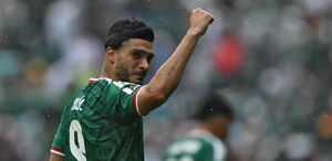 Julián Quiñones y Raúl Jiménez marcaron los goles. (Foto por CARL DE SOUZA / AFP)