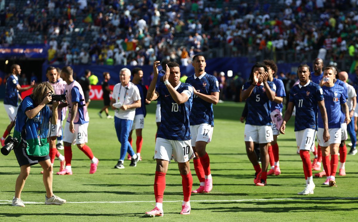 Kylian Mbappé brilló con un doblete. (Foto por FRANCK FIFE / AFP)