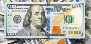 La diferencia entre ambos precios se conoce como spread.