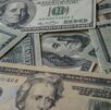 La diferencia entre ambos precios se conoce como spread.