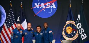 La NASA presentó a los cuatro astronautas que integrarán la misión Artemis III. (Foto por RONALDO SCHEMIDT / AFP)