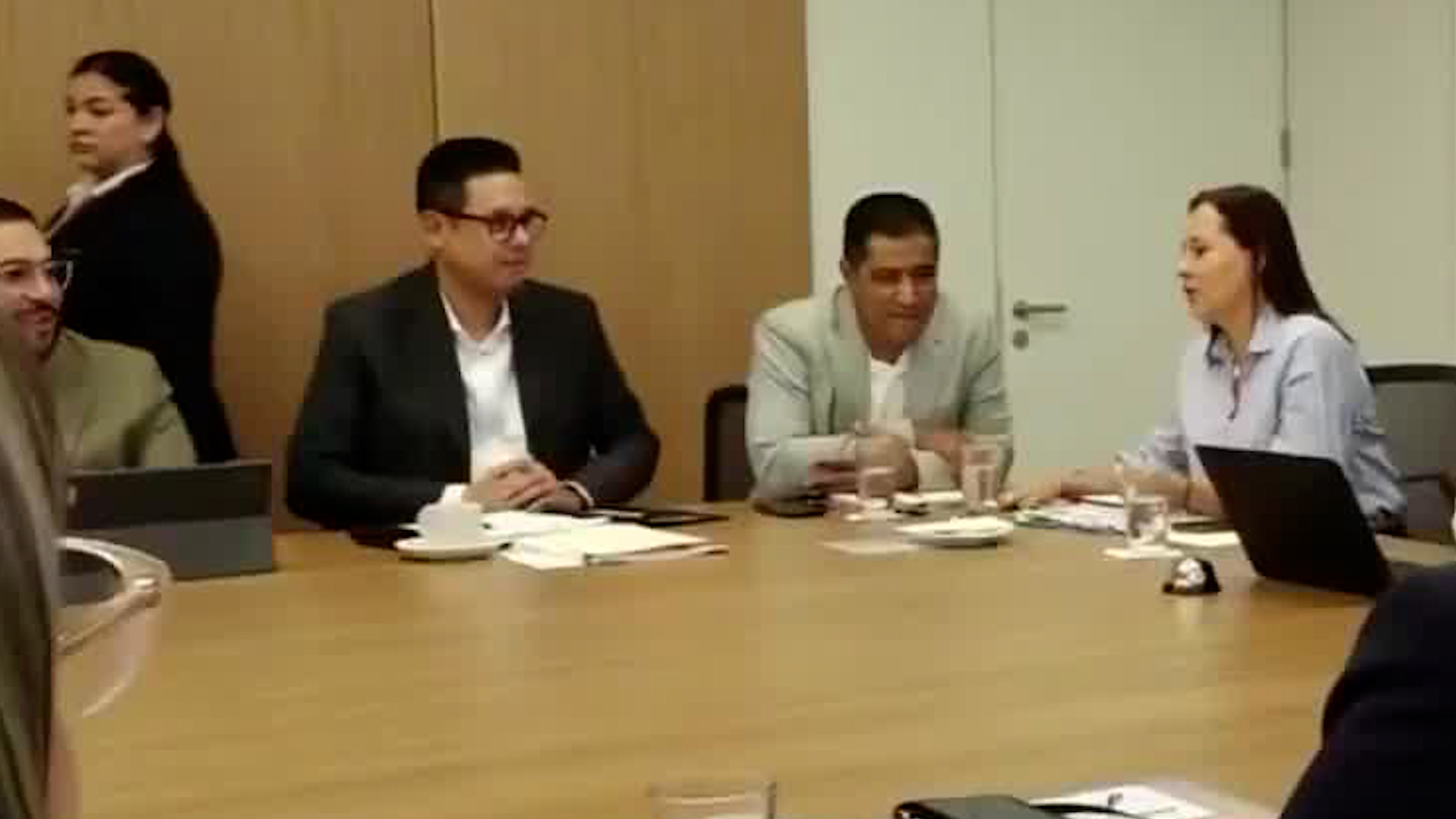 Buen ambiente en reunión para Crucitas