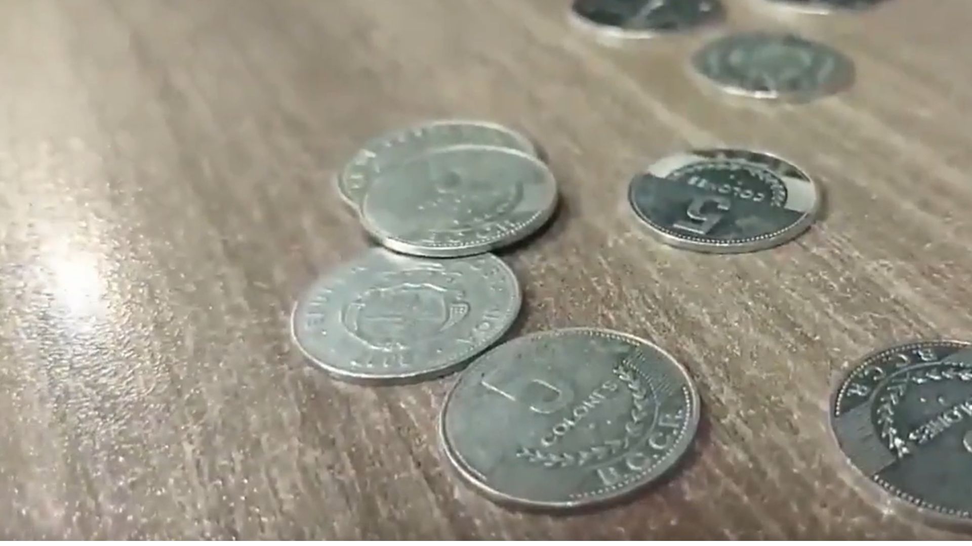 Monedas retiradas siguen circulando