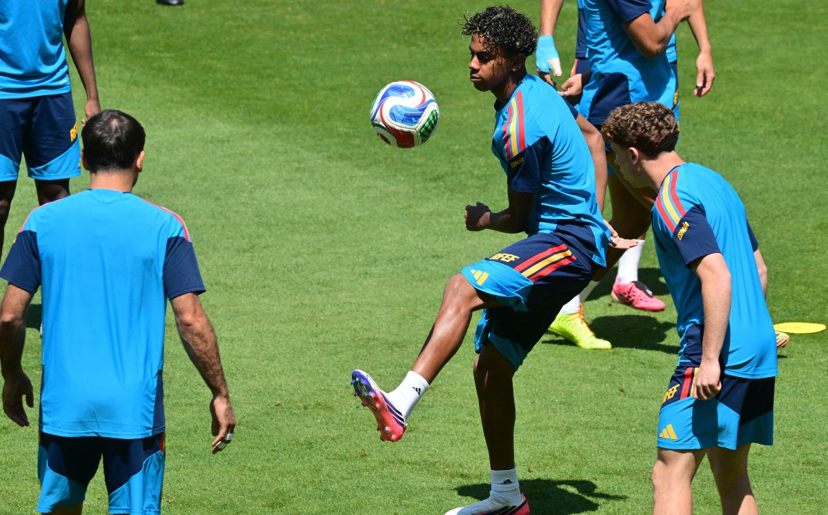 Selecciones buscan el segundo boleto a las Semifinales del Mundial 2026. (Foto por FREDERIC J. BROWN / AFP)