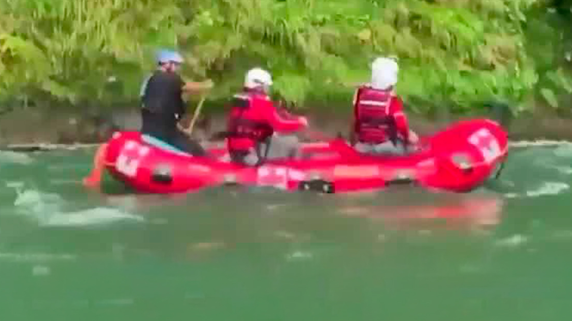 Joven muere ahogado tras rescatar a su hermana