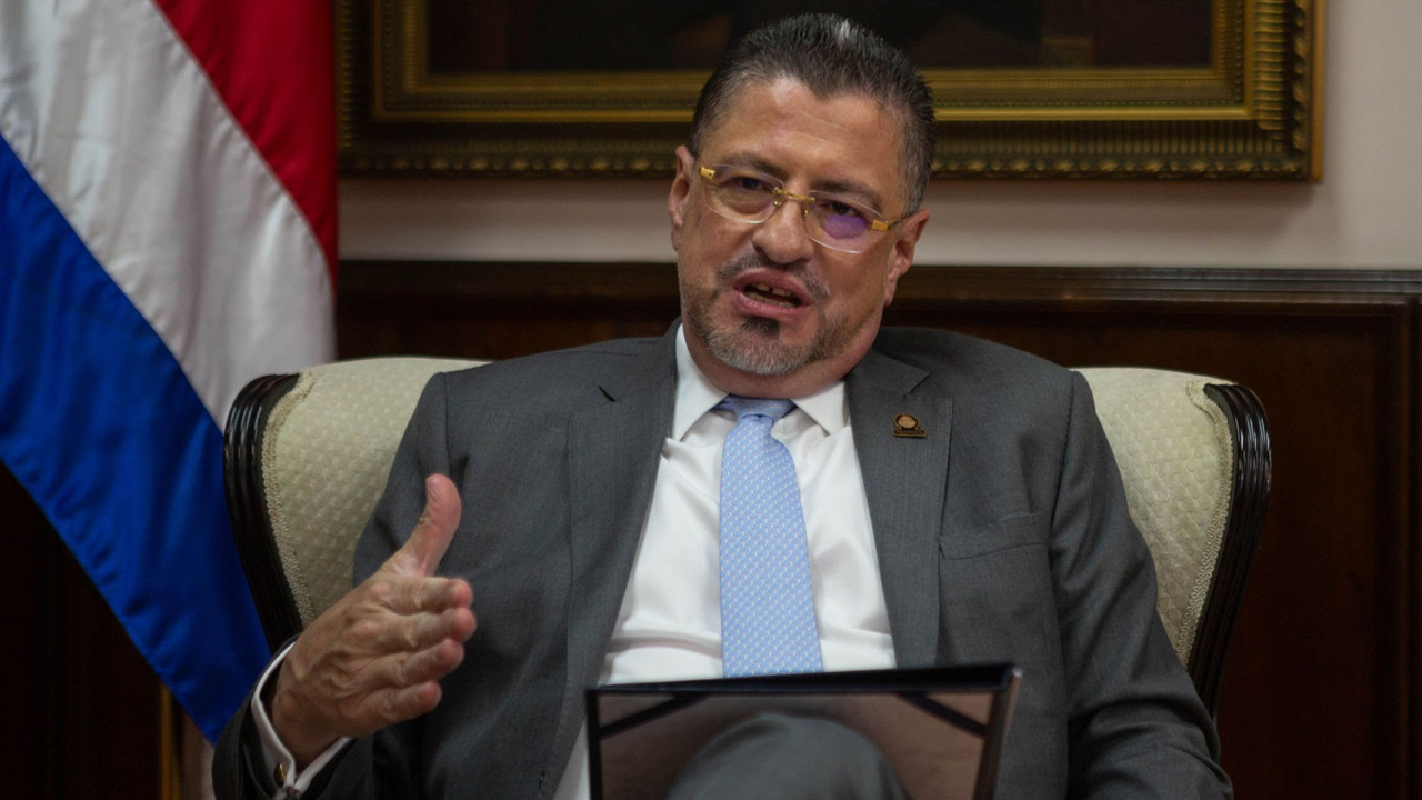 Oposición critica a Rodrigo Chaves