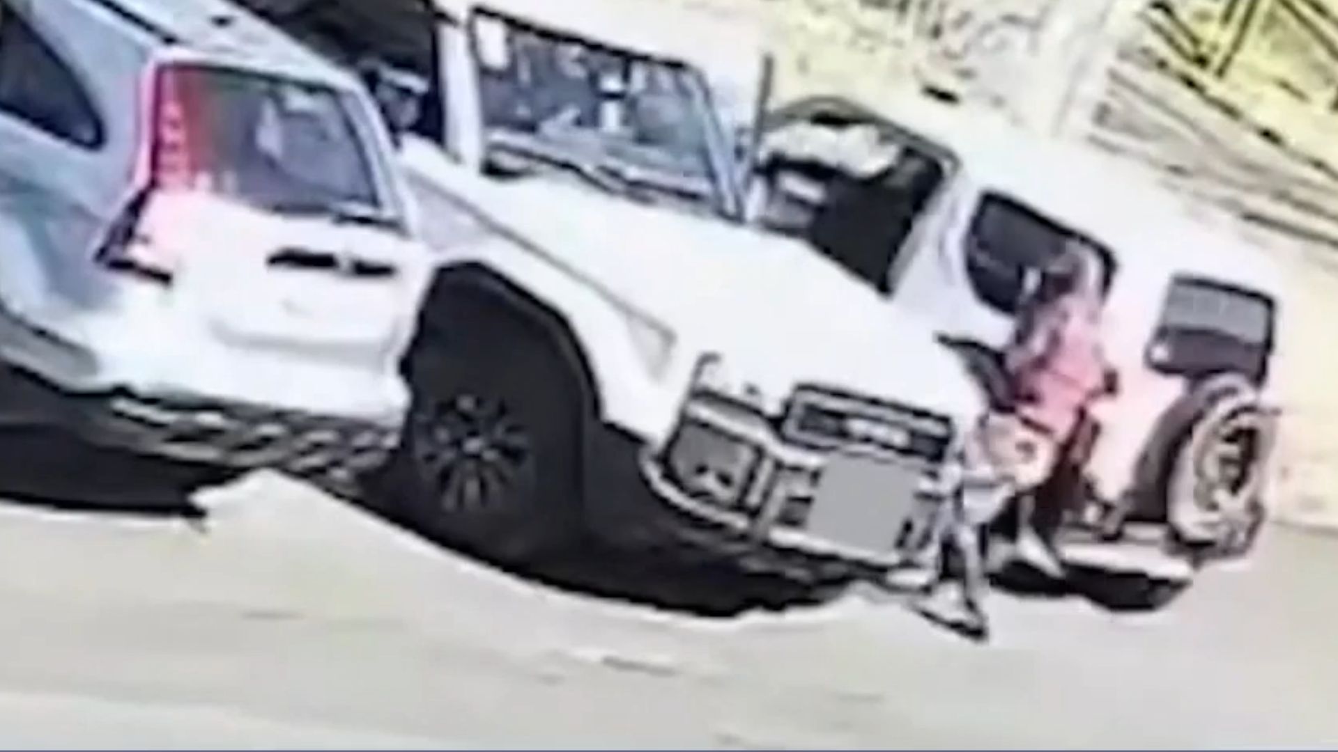 Mujer fue asaltada cuando salía de gimnasio | VIDEO