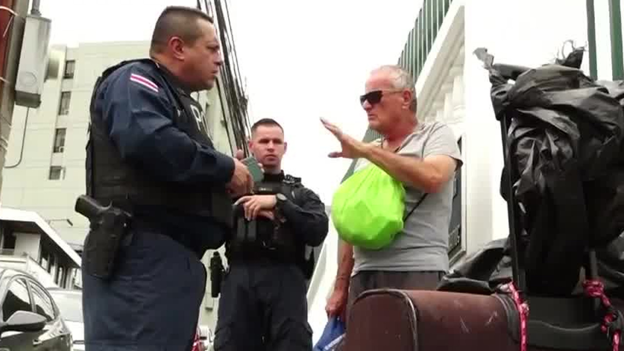 Don Giovanni vive en la calle a la espera del ROP
