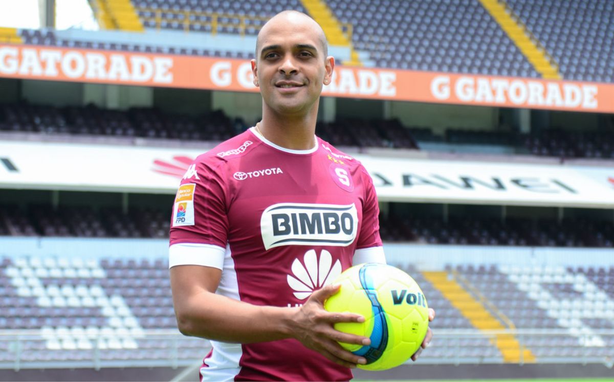 Muere el exdelantero de Saprissa Tassio Maia tras derrumbe en Brasil