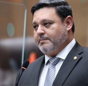 Gilberto Campos renuncia a la Secretaría General del PLP
