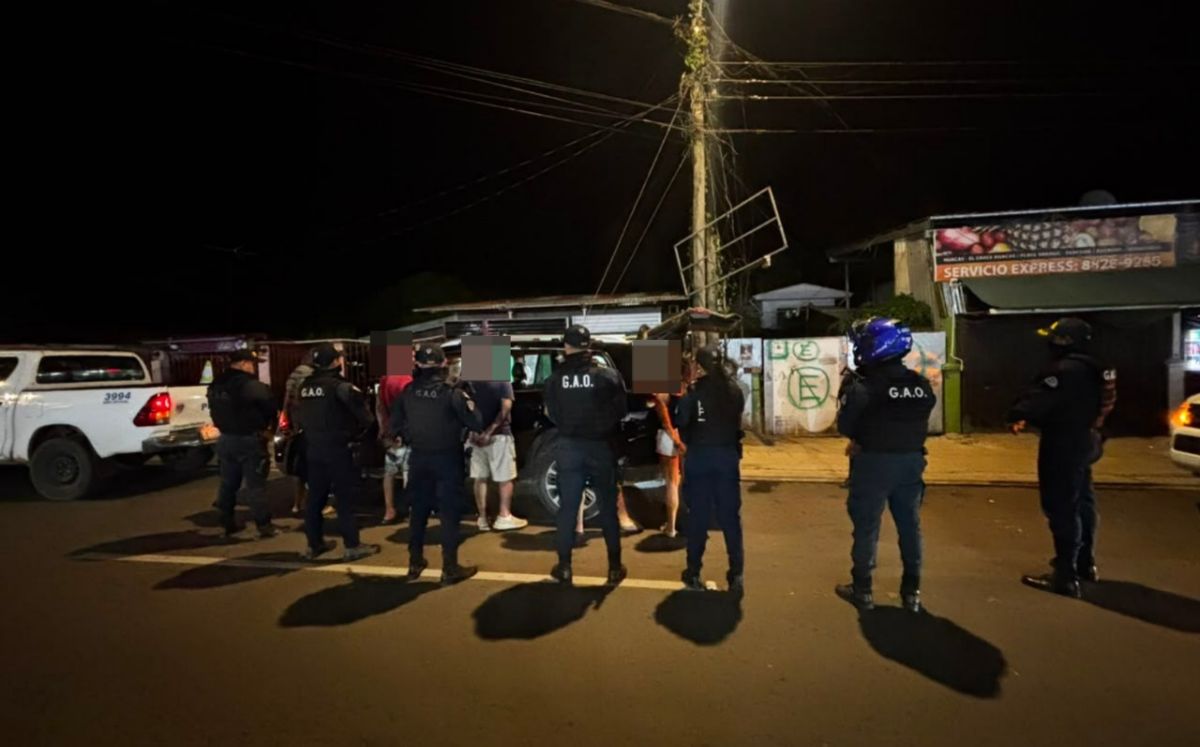 Cinco detenidos tras operativo policial en Santa Cruz