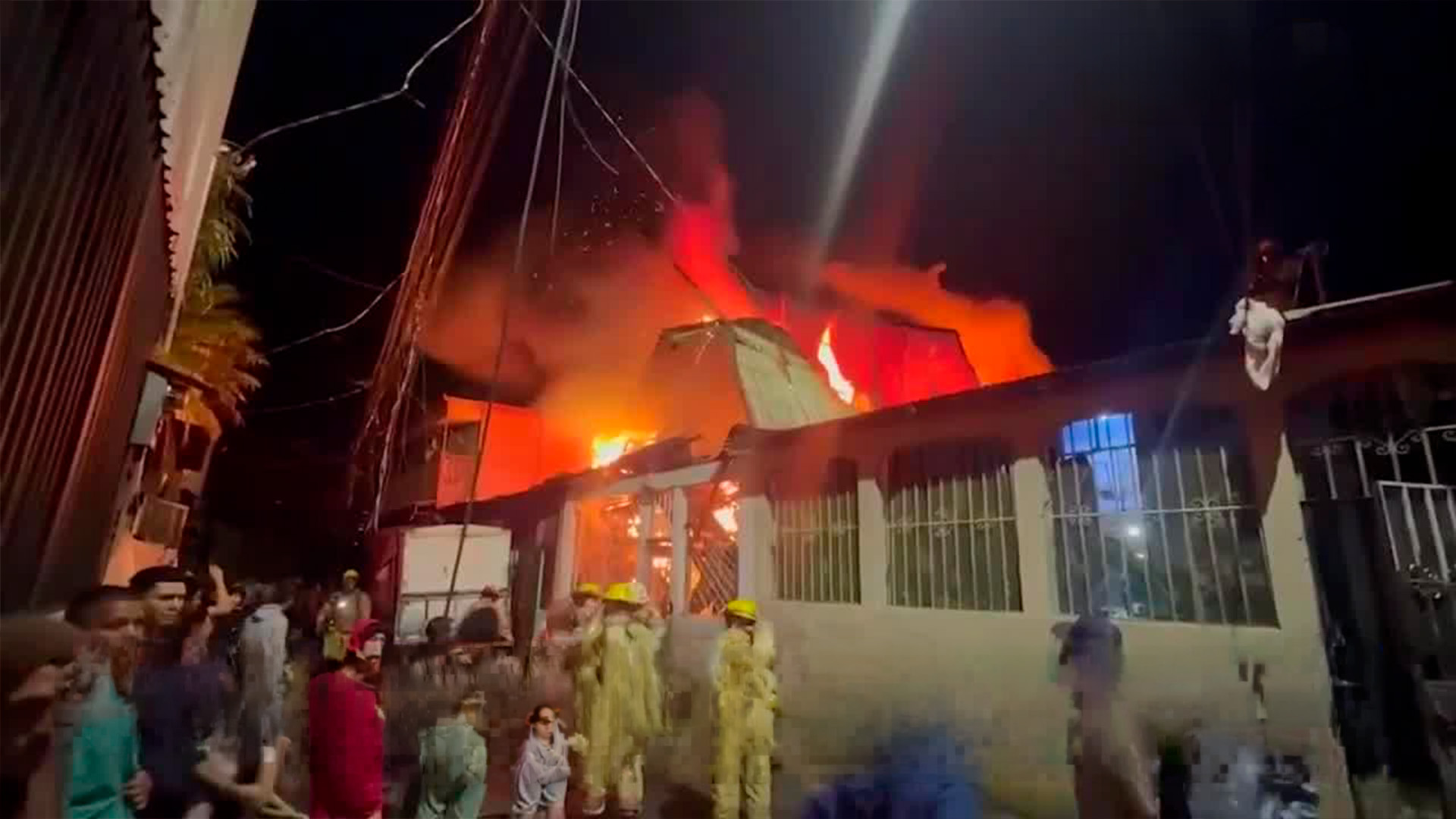 Incendio en Villa Esperanza deja a un menor y adulto mayor sin vida