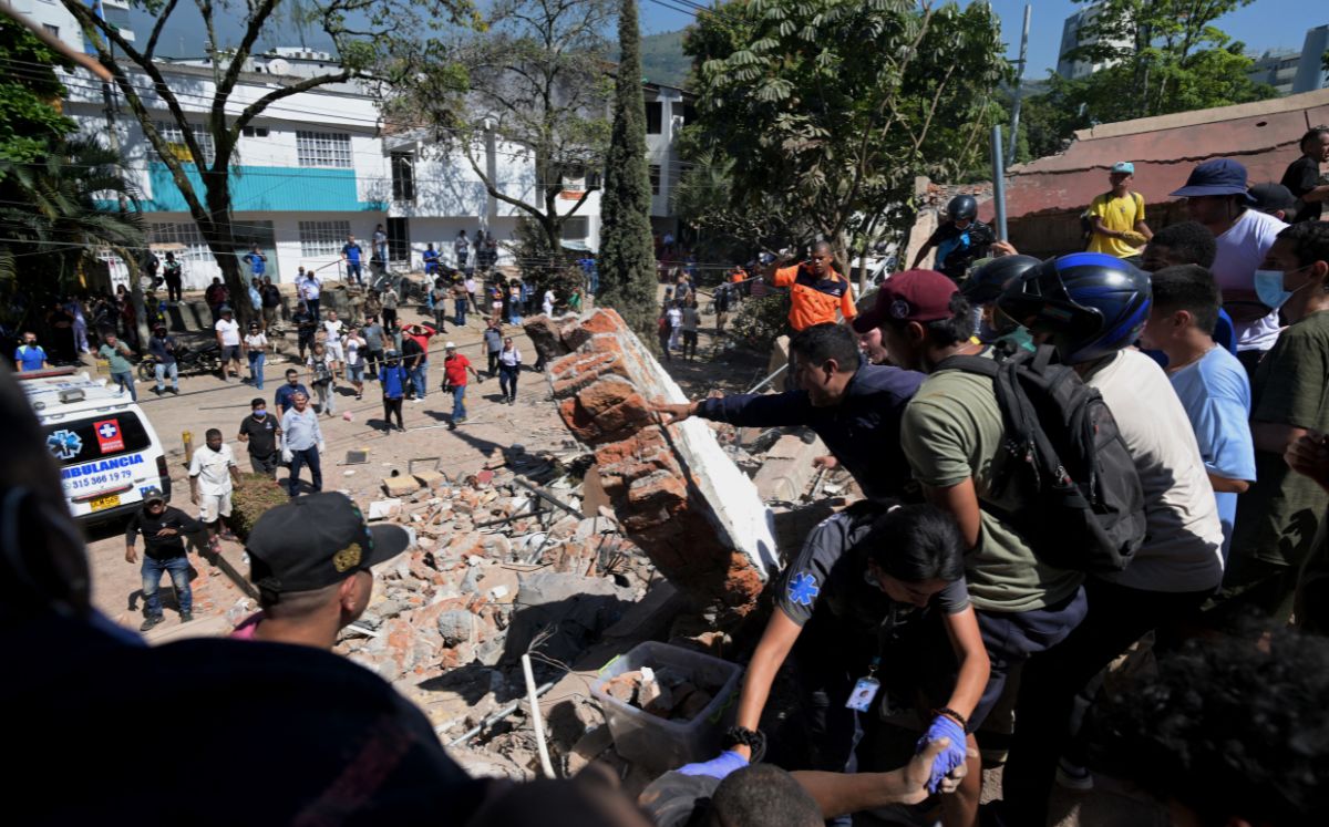 Sismo provocó el colapso de edificios. (Foto por JOAQUIN SARMIENTO / AFP)
