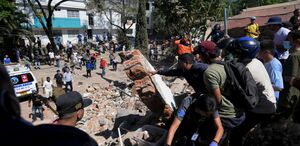 Sismo provocó el colapso de edificios. (Foto por JOAQUIN SARMIENTO / AFP)