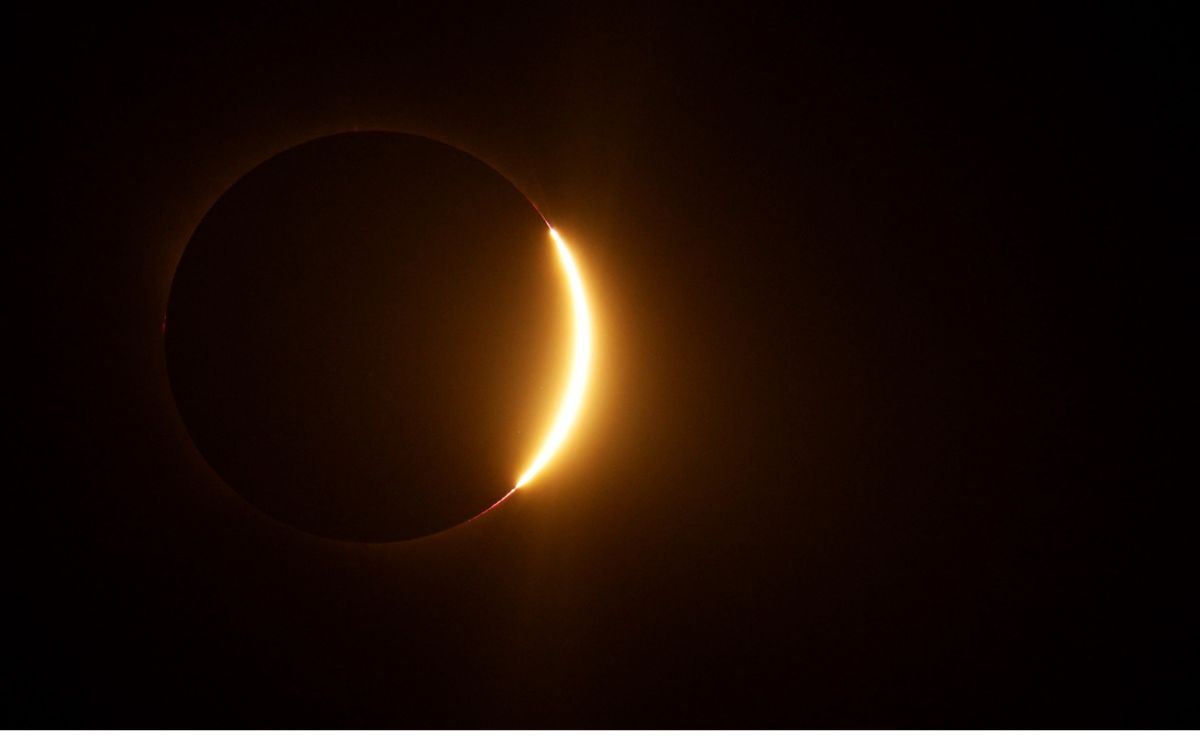 Eclipse solar total sume a parte de España en oscuridad