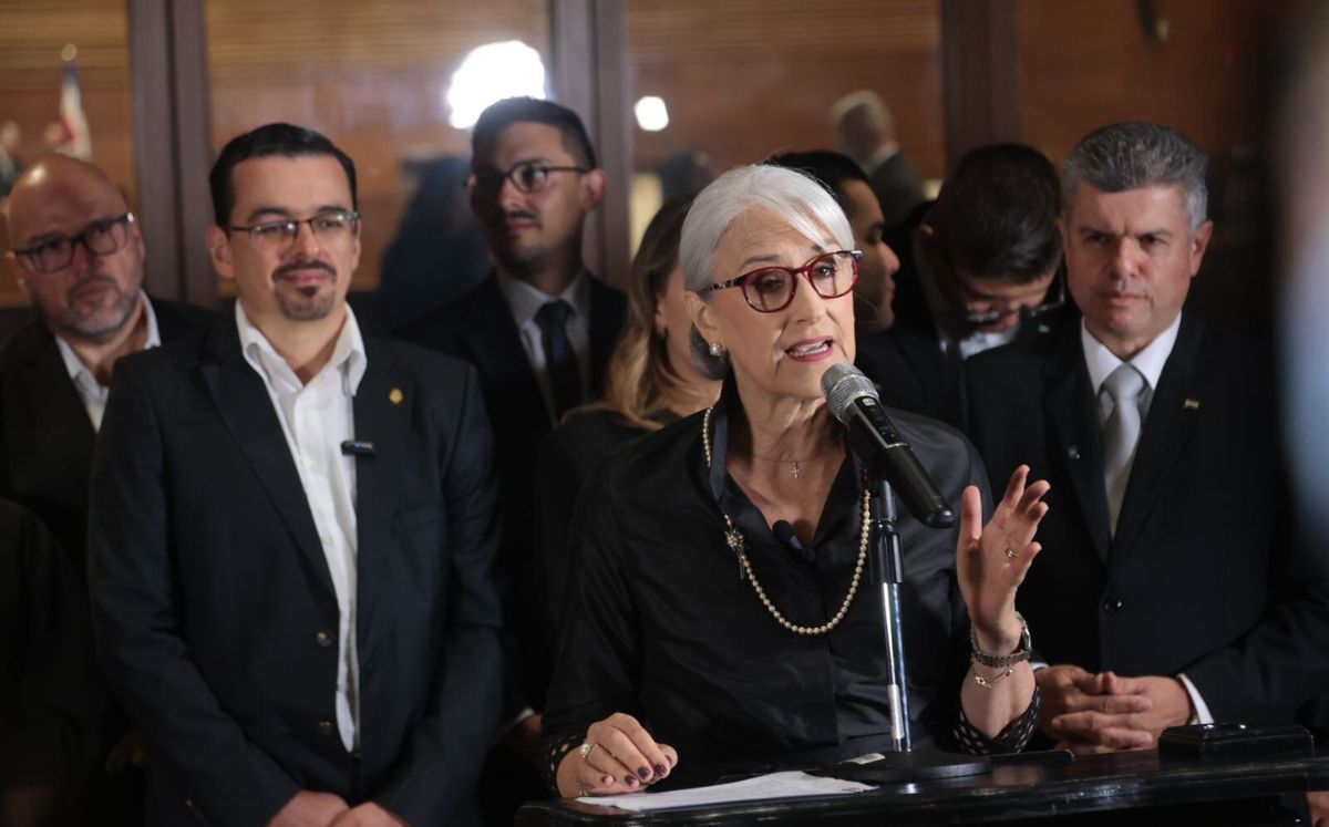 Bloque Democrático lleva decreto de Laura Fernández a Sala IV