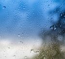 Lluvias dispersas y baja probabilidad de precipitaciones se esperan este viernes en Costa Rica.