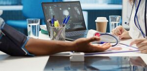 Salud e Ingeniería lideran preferencias de jóvenes ticos