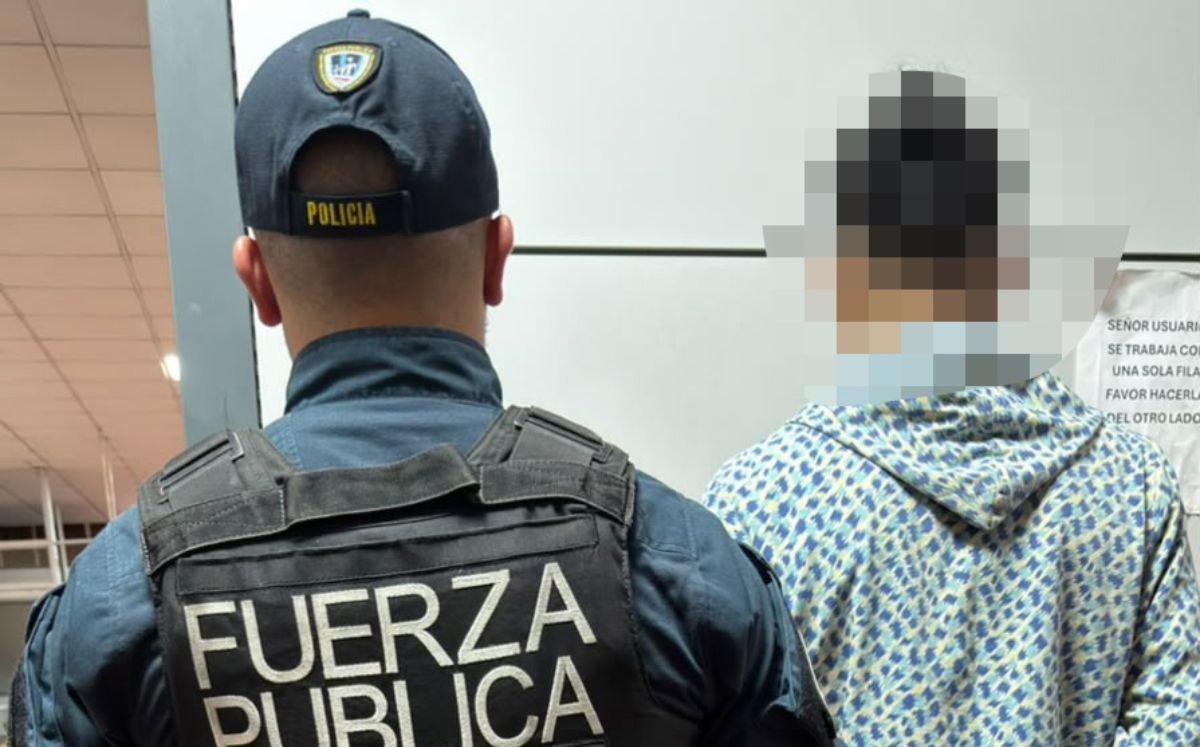 Sospechoso detenido en Alajuelita. (MPS)