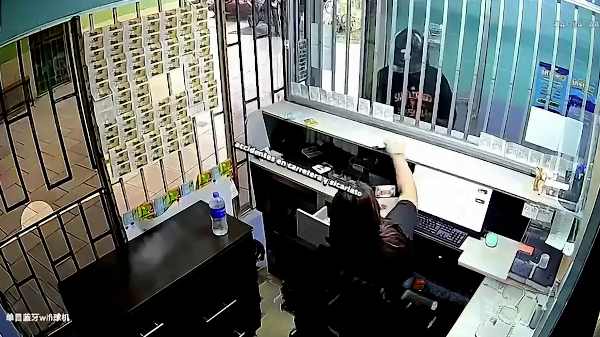 Vendedora frustró intento de robo en centro comercial