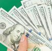 La diferencia entre ambos precios se conoce como spread.