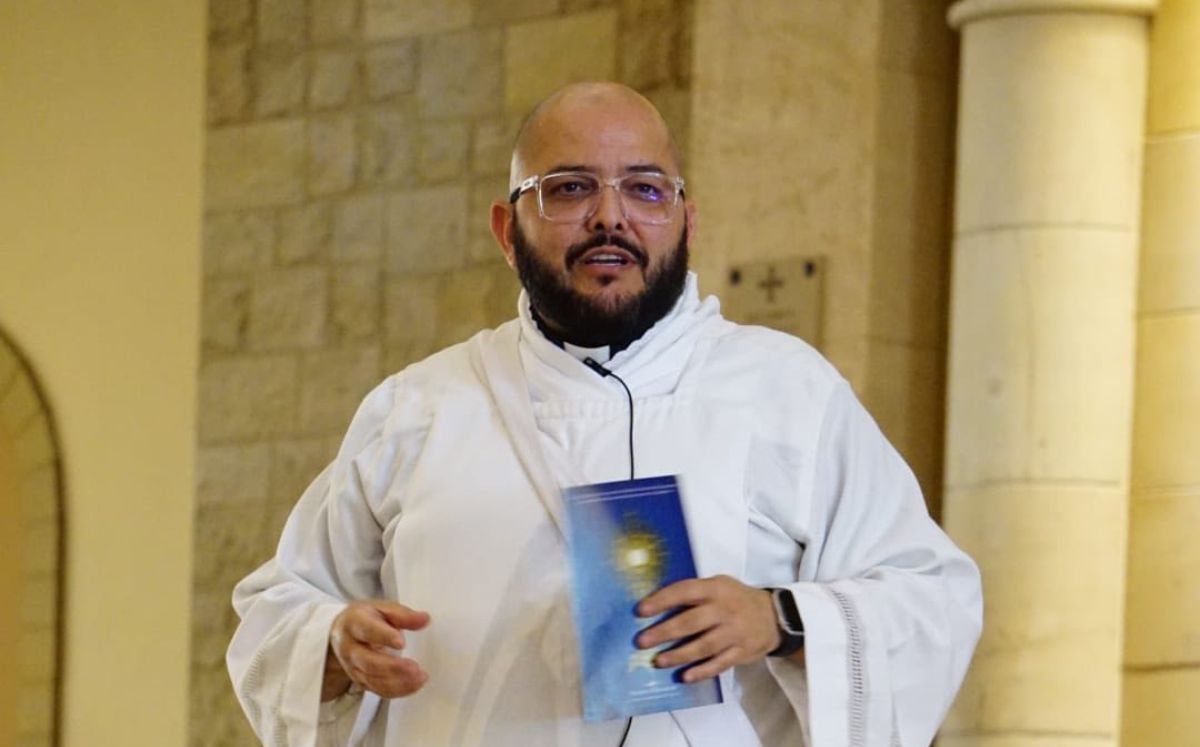 Robert Mendez Esquivel deja de ser sacerdote