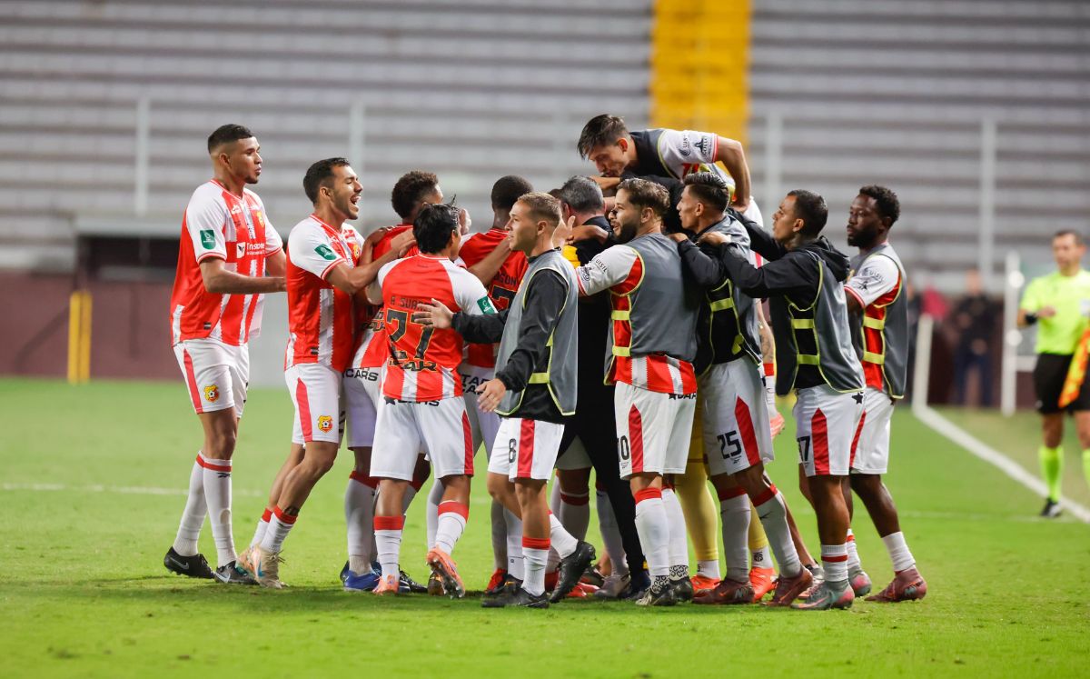 Herediano vence a Escorpiones y respira en el torneo