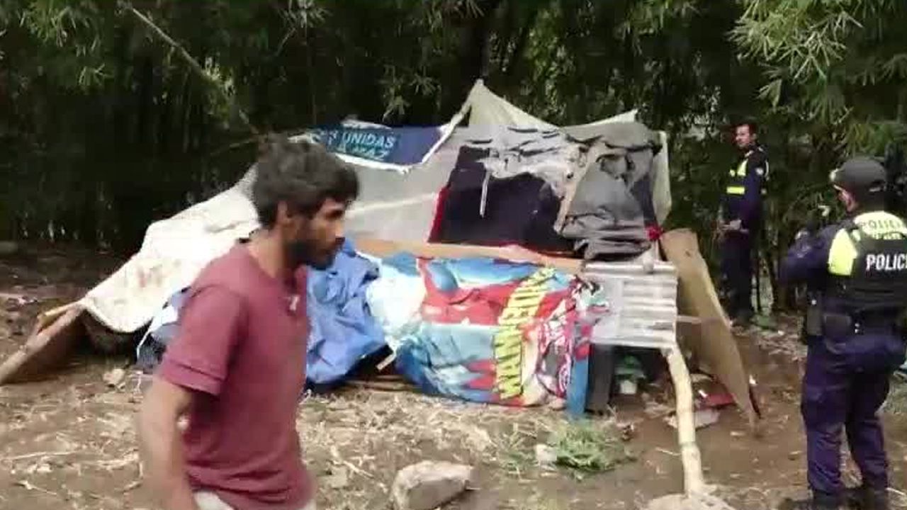 Las 'covachas' convierten terrenos abandonados en refugios clandestinos