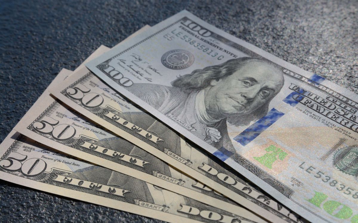 La diferencia entre ambos precios se conoce como spread.