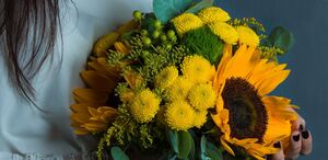 El amarillo está relacionado con la felicidad y la celebración por la vida.
