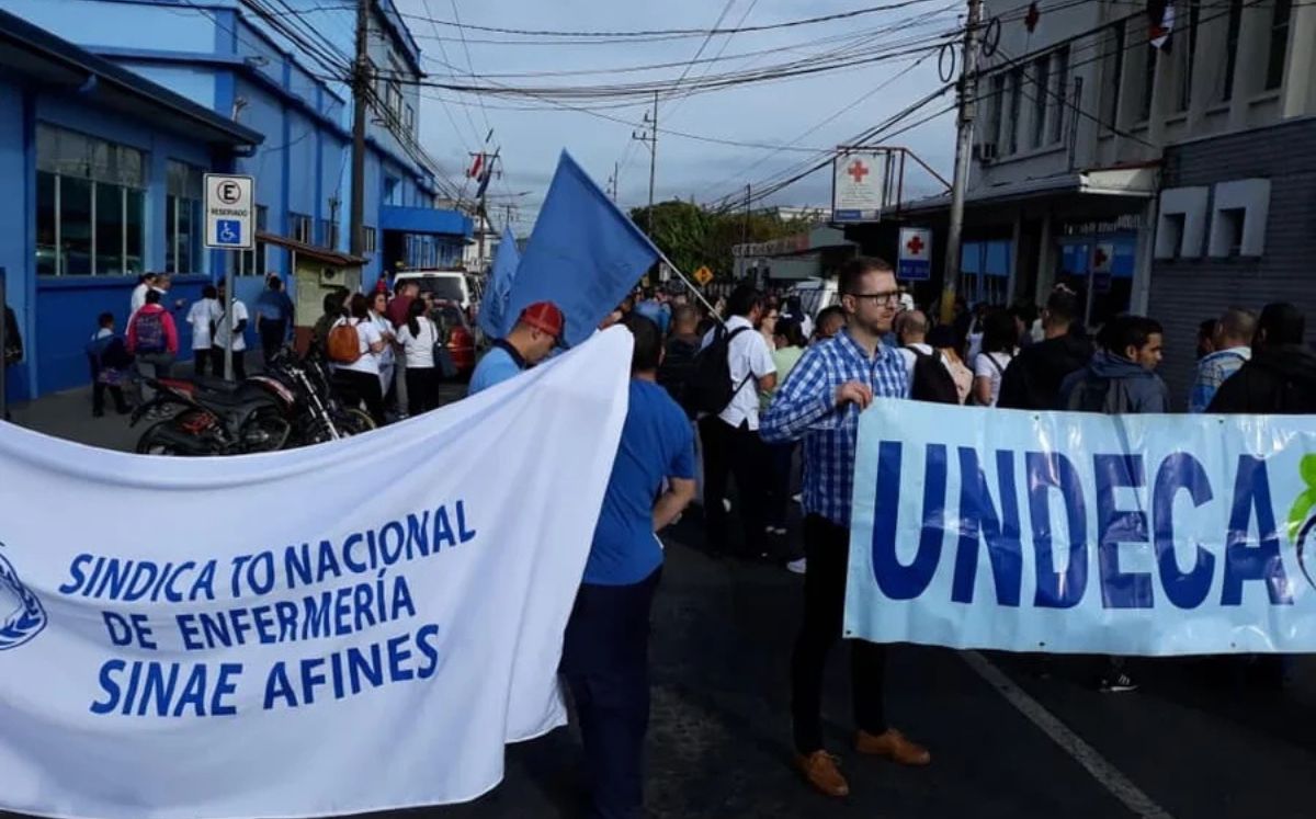 Sindicatos exigen fecha de pago en la CCSS