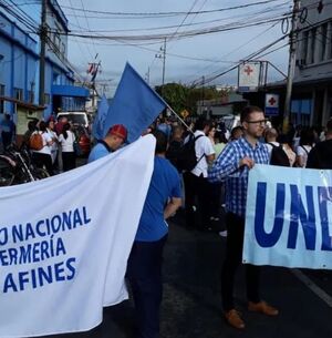 Sindicatos exigen fecha de pago en la CCSS