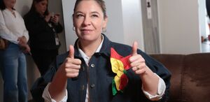 Claudia Dobles habla sobre el futuro de Puntarenas entre abucheos