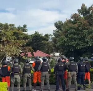 Fueron trasladados desde La Reforma hasta Base 2 del Aeropuerto Juan Santamaría.