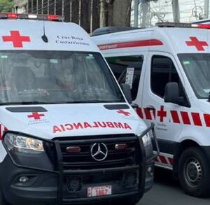 Los equipos de emergencia permanecen en la zona.