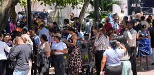 Según los informes preliminares, el temblor se sintió en todo el país. (Foto por ARNULFO FRANCO / AFP)