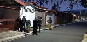 Durante el operativo detuvieron a cuatro hombres.