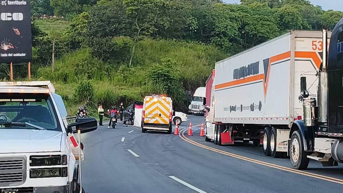 La víctima falleció en el lugar y su cuerpo fue remitido a la Morgue Judicial.