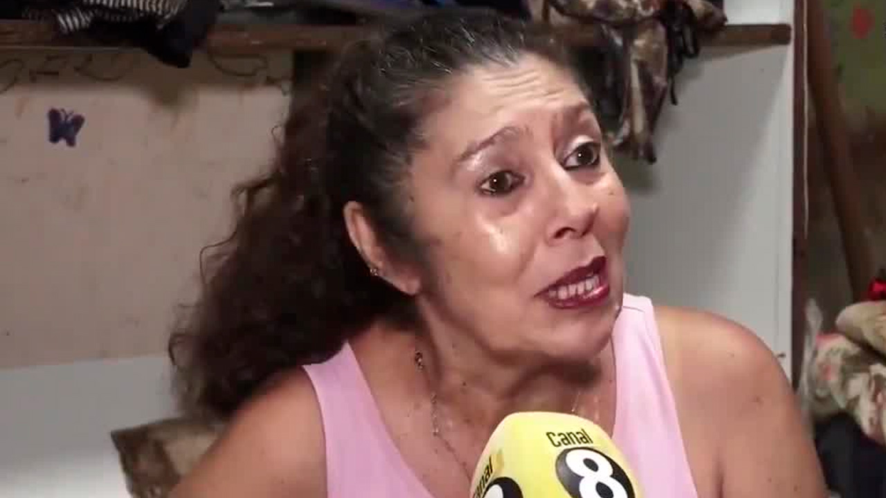 Doña Rosa perdió todo tras la inundación y no sabe dónde vivirá