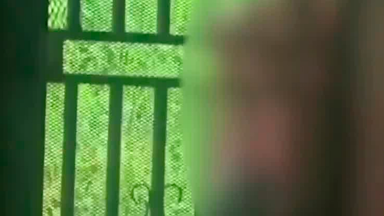 Exhibicionista mantiene en alerta a familias en Goicoechea