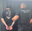 Sospechoso detenido por agentes judiciales. (OIJ)
