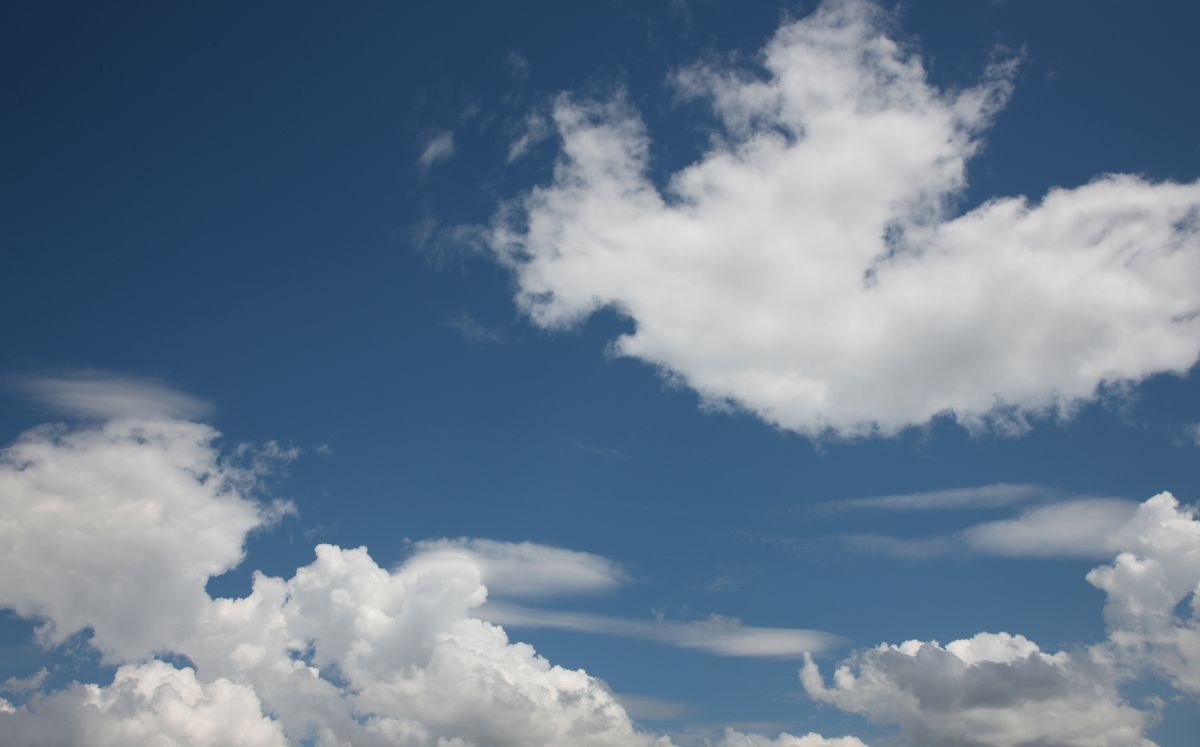 Viernes iniciará con pocas nubes y temperaturas en rápido ascenso.